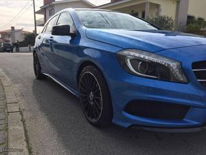 Mercedes-Benz A 180 cdi AMG fuul extras Dezembro/13 - à