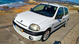 Renault Clio 1.9D Outubro/00 - à venda - Ligeiros