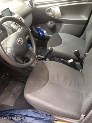 Toyota Aygo 1.0 Janeiro/07 - à venda - Ligeiros