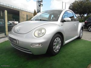 VW New Beetle 1.4 i NACIONAL Maio/04 - à venda - Ligeiros
