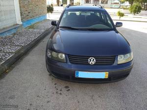 VW Passat 1.9TDI Março/99 - à venda - Ligeiros