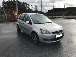 Ford Fiesta 1.25 Trend Janeiro/06 - à venda - Ligeiros