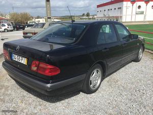 Mercedes-Benz E 220 classic Março/98 - à venda - Ligeiros