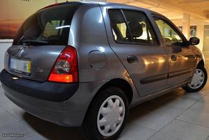 Renault Clio 1.2 Agosto/01 - à venda - Ligeiros