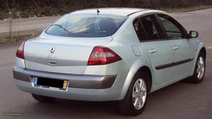 Renault Mégane 1.5DCI 100CV 5LUG Junho/04 - à venda -