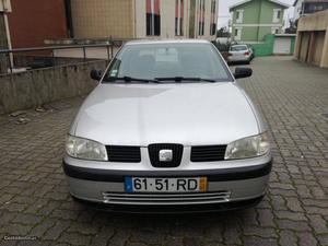 Seat Ibiza 1.0 MPI Fevereiro/01 - à venda - Ligeiros