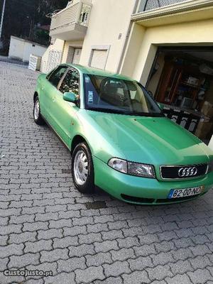 Audi A4 1.9 TDI 110 CV Março/98 - à venda - Ligeiros