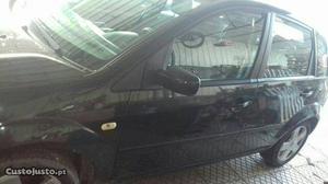 Ford Fiesta ac ve Maio/04 - à venda - Ligeiros Passageiros,