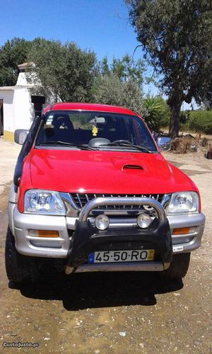 Mitsubishi L200 Strakar Maio/01 - à venda - Pick-up/