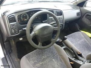 Nissan Primera 1.6 Abril/97 - à venda - Ligeiros