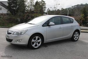 Opel Astra 1.4i Enjoy 100cv Março/10 - à venda - Ligeiros