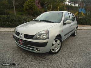 Renault Clio V AC Abril/02 - à venda - Ligeiros