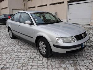 VW Passat 1.9 TDI 115CV Naci Fevereiro/00 - à venda -