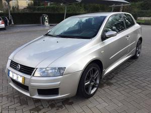 Fiat Stilo 1.9 JTD 115Cv Fevereiro/02 - à venda - Ligeiros