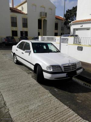 Mercedes-Benz C 220 Diesel 5lugares Outubro/95 - à venda -