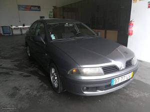 Mitsubishi Carisma 1.9 DI-D 115Cv Abril/03 - à venda -