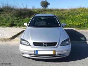 Opel Astra CARAVAN 1.4i 16V AC Março/04 - à venda -