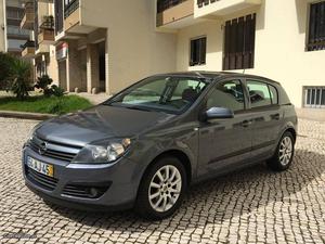 Opel Astra H - 5 lugares Agosto/05 - à venda - Ligeiros