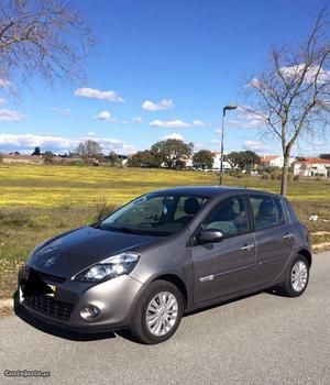 Renault Clio confort Agosto/12 - à venda - Ligeiros