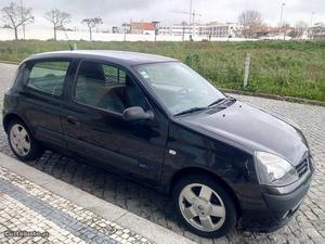 Renault Clio dci 85cv  Julho/05 - à venda - Comerciais