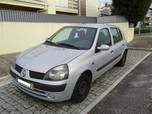 Renault Clio v AC Fevereiro/02 - à venda - Ligeiros