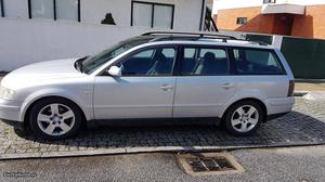 VW Passat 1.9 tdi 110 carrinha Abril/99 - à venda -