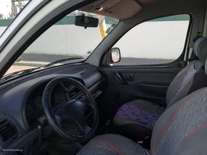 Citroën Berlingo 1.9 Abril/99 - à venda - Ligeiros