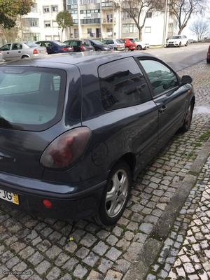 Fiat Bravo 100cv Dezembro/97 - à venda - Comerciais / Van,