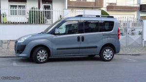 Fiat Doblo 1.3 Mjet 7 Lugares Novembro/10 - à venda -
