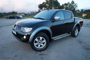 Mitsubishi L200 Strackar 178 CV Setembro/09 - à venda -