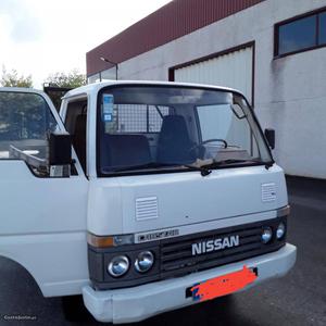 Nissan Cabstar SD 25 Junho/85 - à venda - Pick-up/