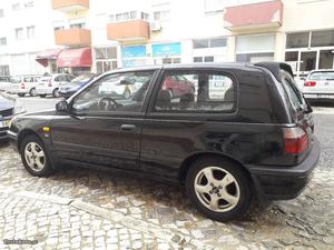 Nissan Sunny v SLX Agosto/92 - à venda - Ligeiros