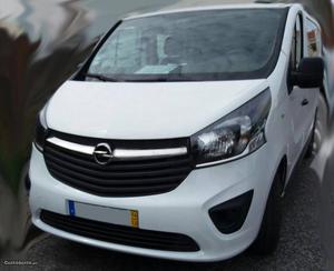 Opel Vivaro 6 Lugares Dezembro/14 - à venda - Ligeiros