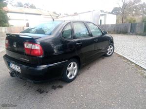 Seat Cordoba 1.4mpi 1dono Fevereiro/01 - à venda - Ligeiros