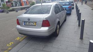 VW Bora 1.9 tdi confortline Outubro/04 - à venda - Ligeiros