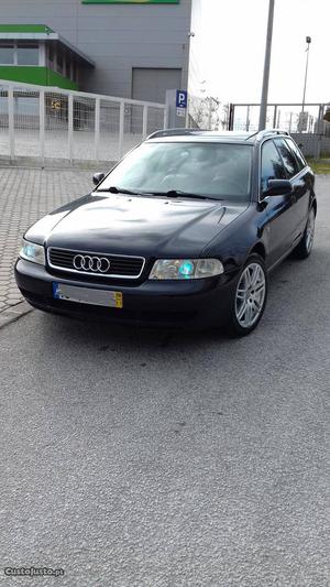 Audi A4 Avant V6 2.5 TDI Novembro/98 - à venda - Ligeiros