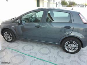 Fiat Grande Punto 1.2 Start & Stop Fevereiro/13 - à venda -