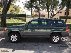 Jeep Cherokee 2.5 d 4+4 Novembro/97 - à venda - Ligeiros