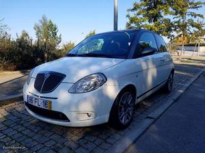 Lancia Ypsilon Momo Design Março/08 - à venda - Ligeiros