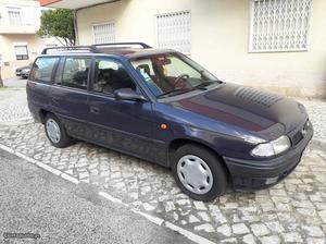 Opel Astra v Janeiro/96 - à venda - Ligeiros