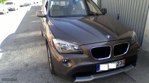 BMW X1 18 s dryve Abril/10 - à venda - Ligeiros
