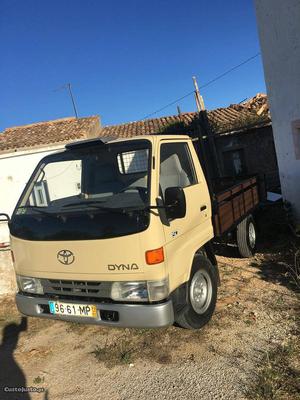 Toyota Dyna dyna Dezembro/99 - à venda - Ligeiros