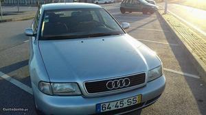 Audi A4 1.6 C/ kms Julho/97 - à venda - Ligeiros