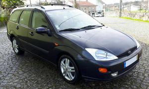 Ford Focus 1.8 TDDi Outubro/01 - à venda - Ligeiros