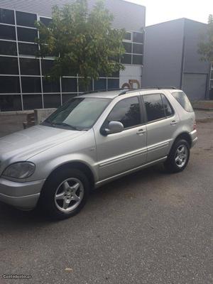 Mercedes-Benz ML 270 Classic Julho/00 - à venda - Ligeiros