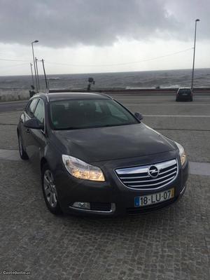 Opel Insignia sports tourer Junho/11 - à venda - Ligeiros