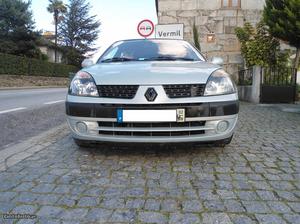 Renault Clio v Agosto/02 - à venda - Ligeiros