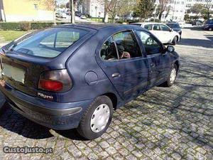 Renault Mégane familiar Junho/96 - à venda - Ligeiros