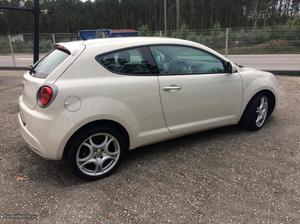 Alfa Romeo Mito 1.3 JTD DISTINTIVE Abril/11 - à venda -