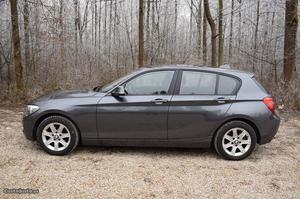 BMW 118 Executive Junho/13 - à venda - Ligeiros